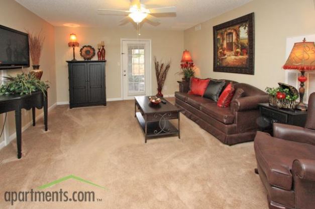 living room realty apply